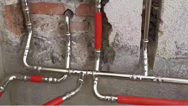 不銹鋼雙卡壓管件和焊接管件的區(qū)別有哪些？