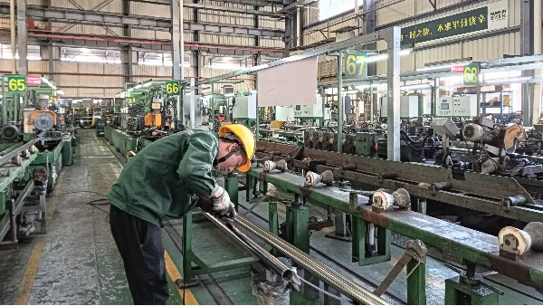 不銹鋼焊管勝無(wú)縫，換熱器選材揭秘！